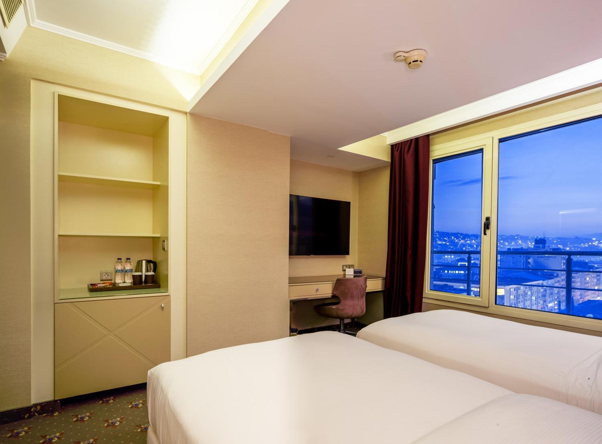 Doubletree By Hilton Izmir - Alsancak Hotel Kültér fotó