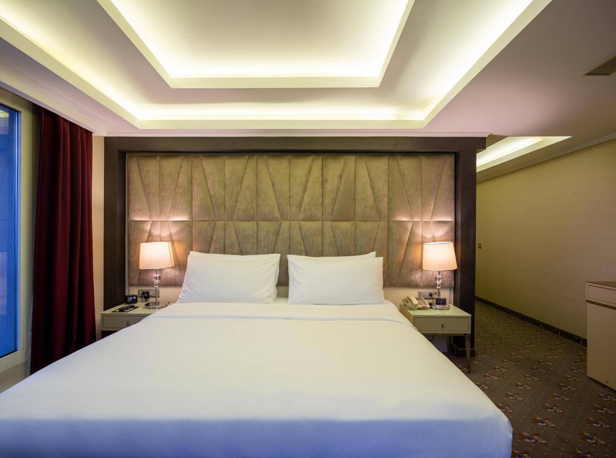 Doubletree By Hilton Izmir - Alsancak Hotel Kültér fotó