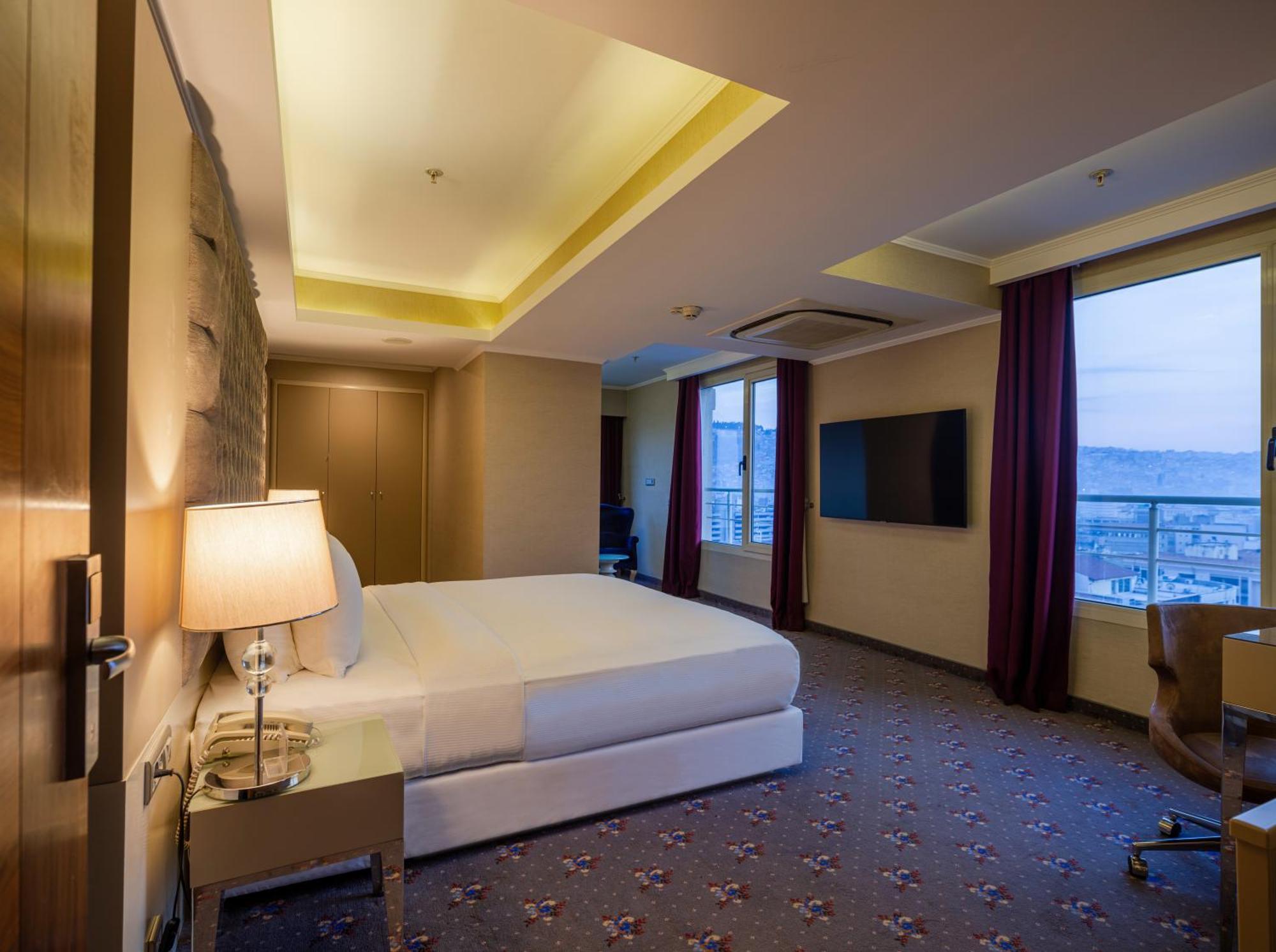 Doubletree By Hilton Izmir - Alsancak Hotel Kültér fotó