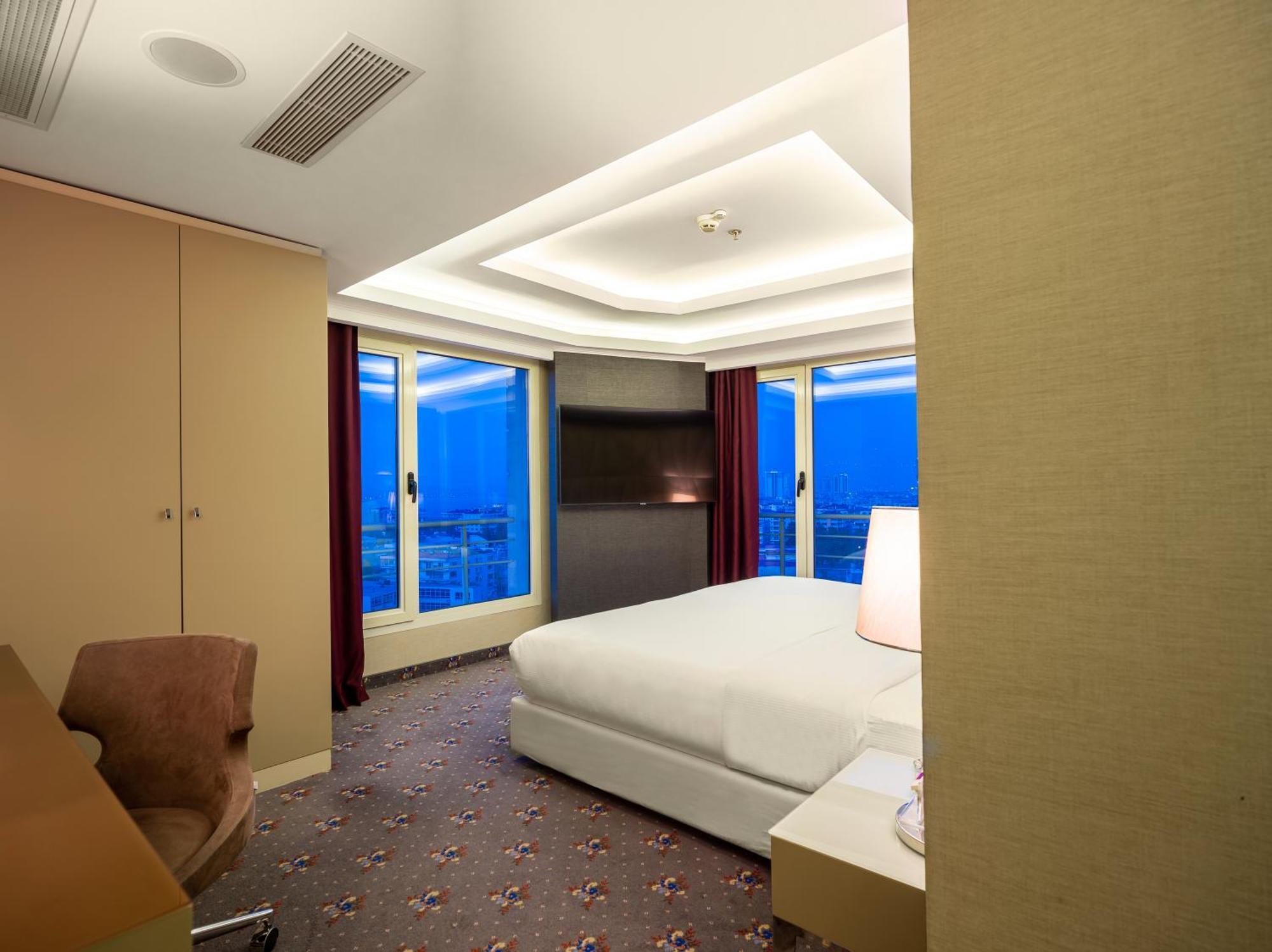 Doubletree By Hilton Izmir - Alsancak Hotel Kültér fotó