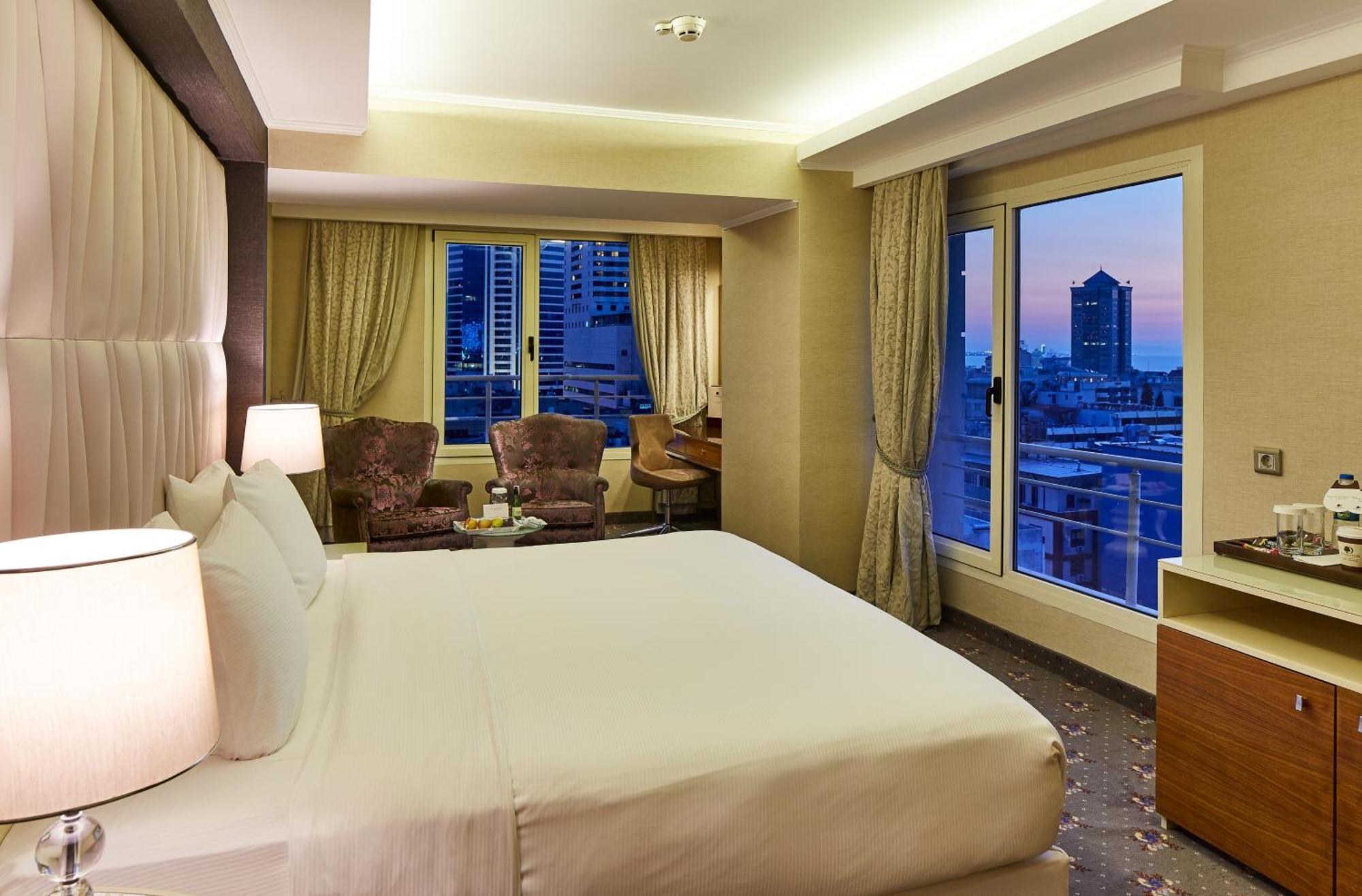 Doubletree By Hilton Izmir - Alsancak Hotel Kültér fotó