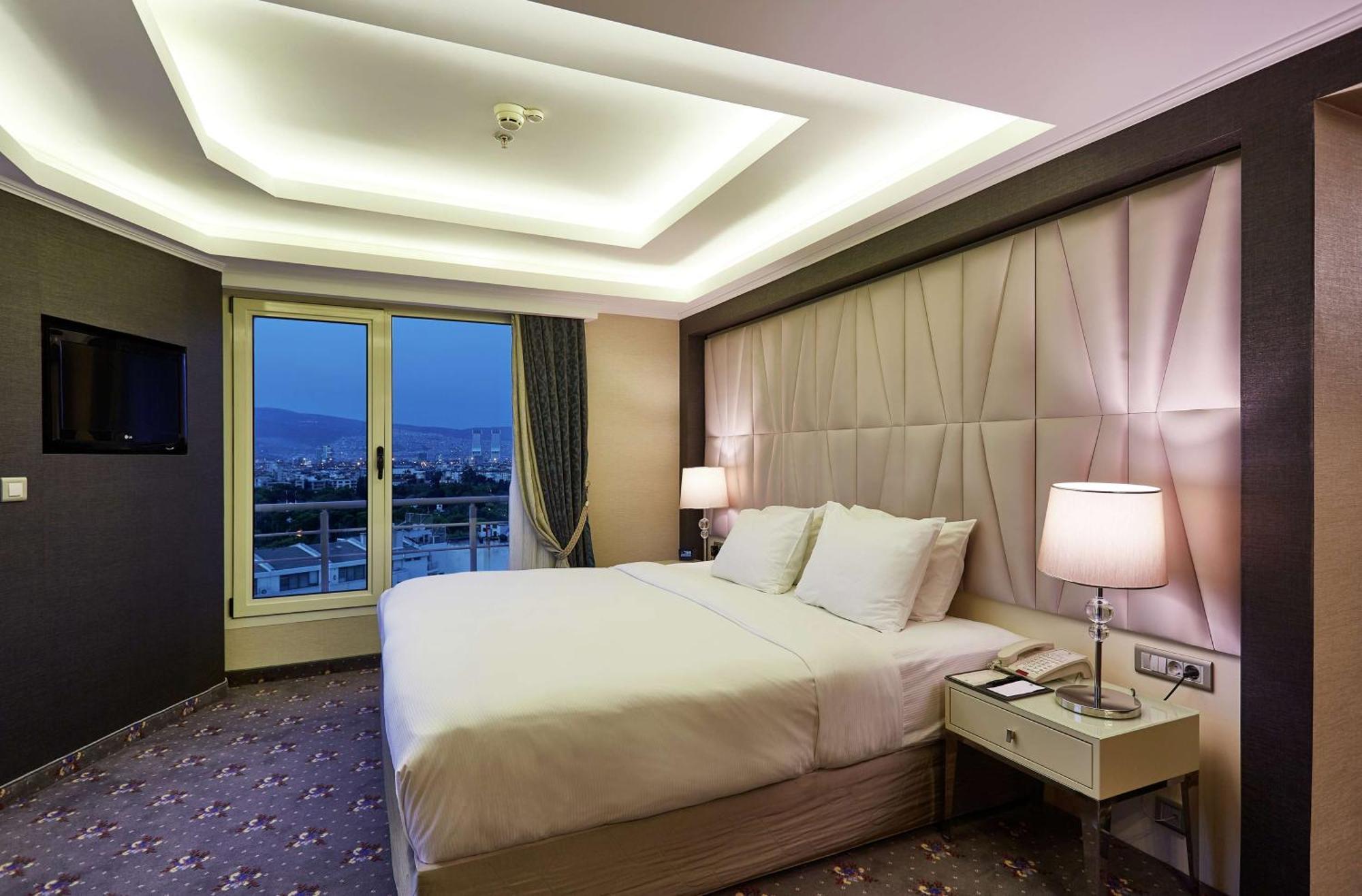 Doubletree By Hilton Izmir - Alsancak Hotel Kültér fotó