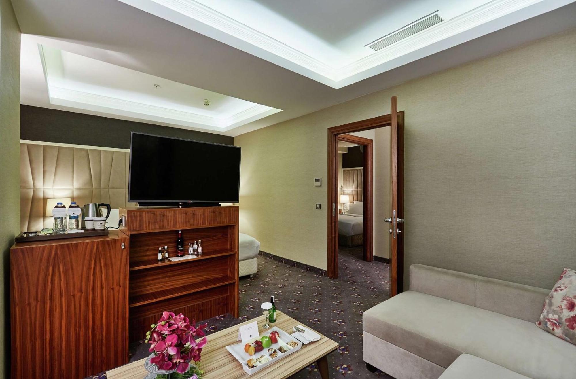 Doubletree By Hilton Izmir - Alsancak Hotel Kültér fotó