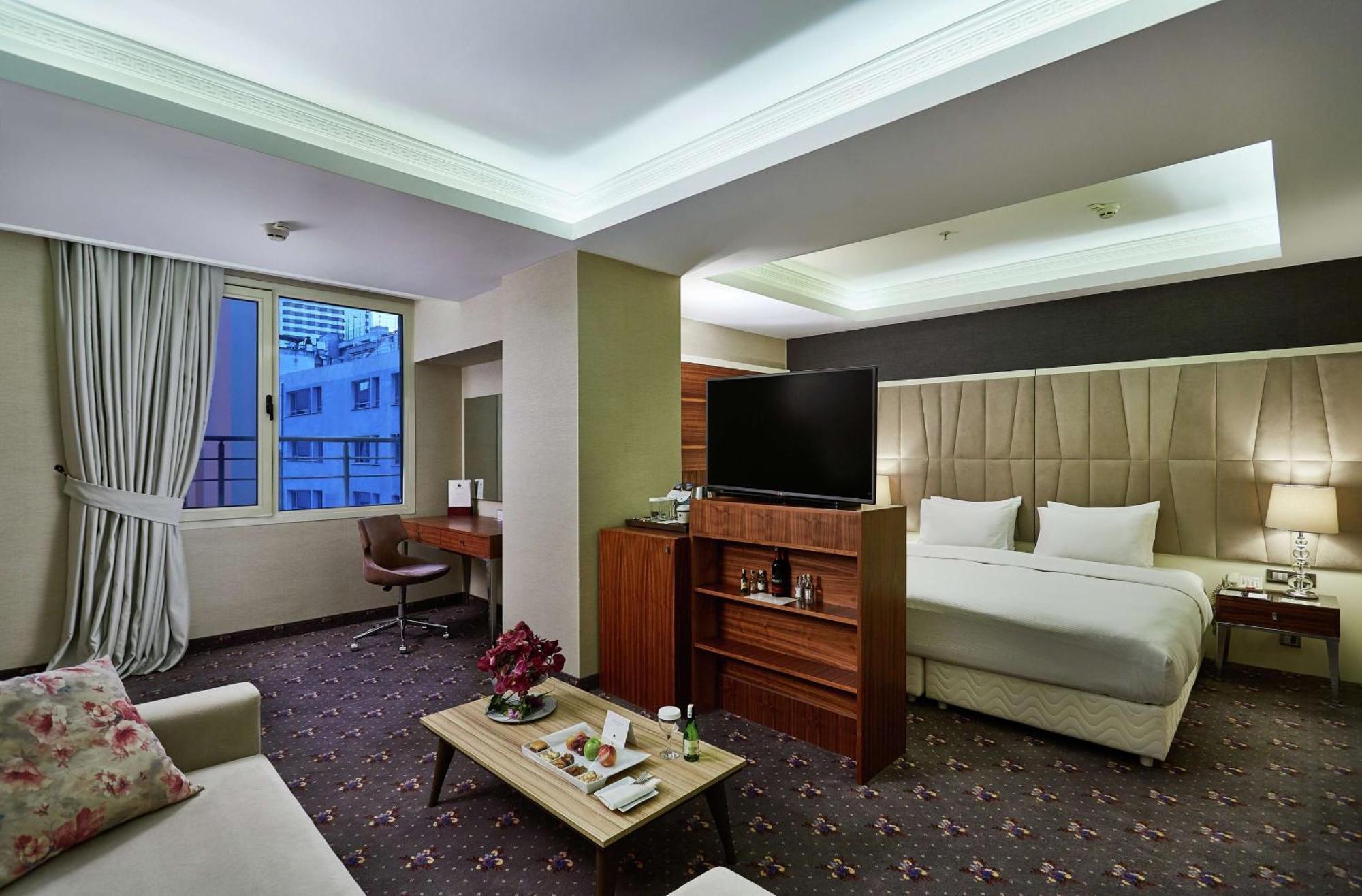 Doubletree By Hilton Izmir - Alsancak Hotel Kültér fotó